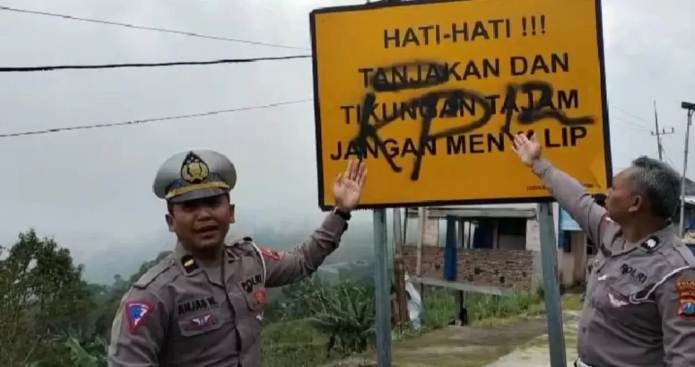 Aksi Vandalisme Resahkan Masyarakat, Satlantas Polres Magetan Bersih bersih