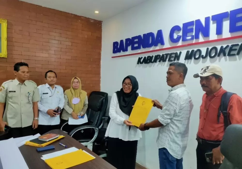 Tanpa Audensi LKH Barakuda Tekan Bupati Mojokerto Nonjobkan Kadis Pendidikan