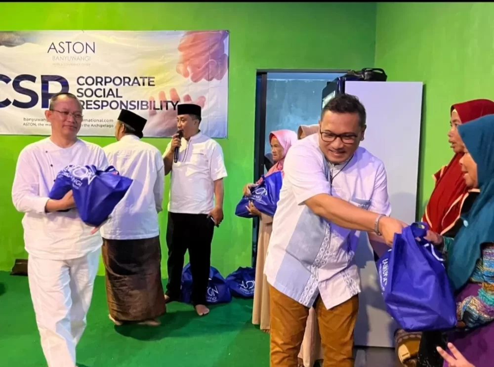 ASTON Banyuwangi Hotel Salurkan Bantuan Dan Buka Puasa Bersama Kaum Duafa Di Kampung Alpukat