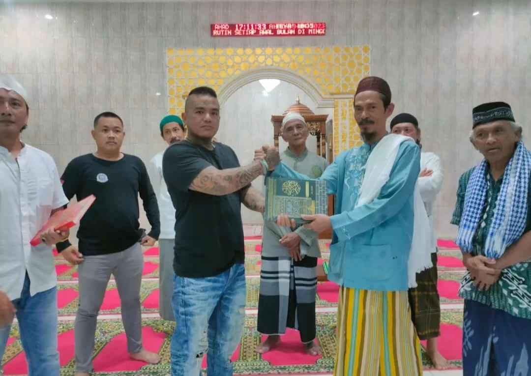 Gerakan Preman Sangar Geruduk Sebuah Masjid Di Pengantigan