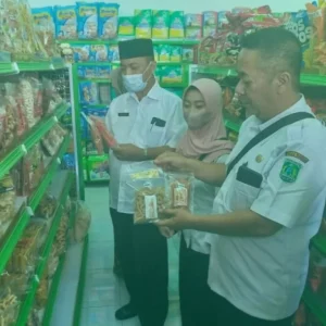 Sidak Toko Modern, Petugas Temukan Makanan Tak Disertai Tanggal Kadaluarsa Sidak Toko Modern, Petugas Temukan Makanan Tak Disertai Tanggal Kadaluarsa