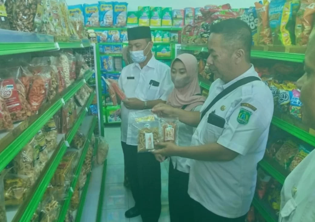 Sidak Toko Modern, Petugas Temukan Makanan Tak Disertai Tanggal Kadaluarsa
