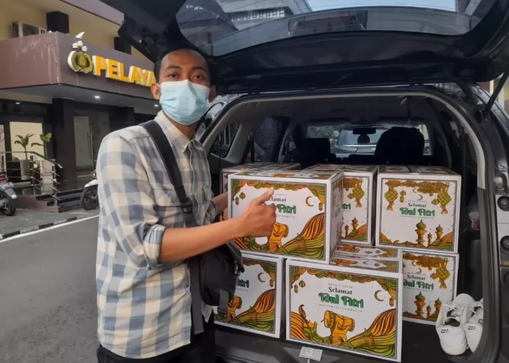 Kapolri Apresiasi Wartawan di Jatim dengan Pembagian Bingkisan Lebaran