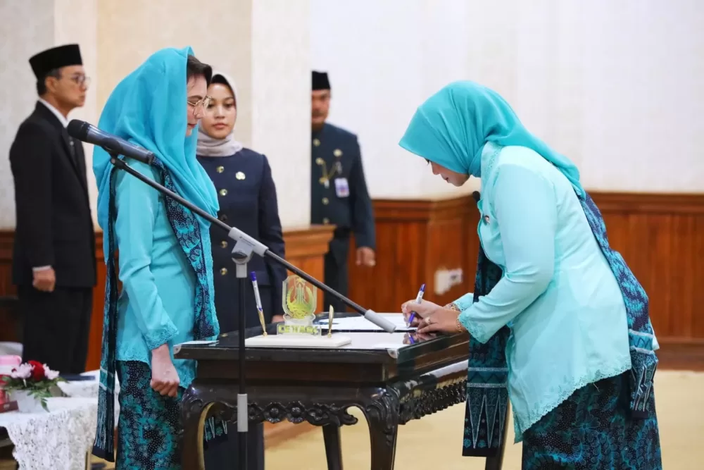 Arumi Lantik Ketua TP PKK dan Dekranasda Nganjuk Arumi Lantik Ketua TP PKK dan Dekranasda Nganjuk