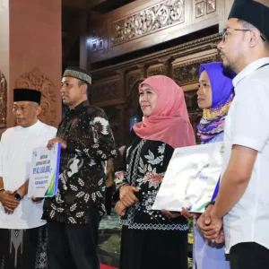 1000 Anak Yatim Ponorogo Terima Bantuan Pemprov 1000 Anak Yatim Ponorogo Terima Bantuan Pemprov