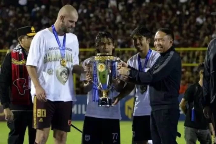 Wiljan Pluim Pemain Terbaik Liga 1 Musim 2022/2023