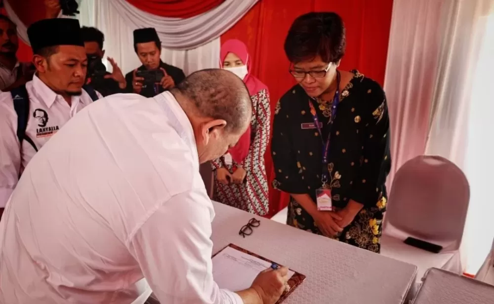 Daftar ke KPUD Jatim, LaNyalla Tegaskan Pentingnya Koreksi Konstitusi Hasil Amandemen