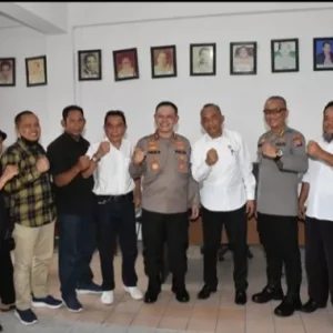 Kapolda Sulteng Silaturahmi ke PWI dan Sekber Rumah Jurnalis Kapolda Sulteng Silaturahmi ke PWI dan Sekber Rumah Jurnalis