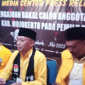 Daftarkan 50 Bacaleg, Partai Golkar Kabupaten Mojokerto Targetkan 10 Kursi Daftarkan 50 Bacaleg, Partai Golkar Kabupaten Mojokerto Targetkan 10 Kursi