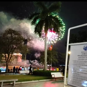 Pesta Kembang Api 1 Jam Diatas Sungai Mekong