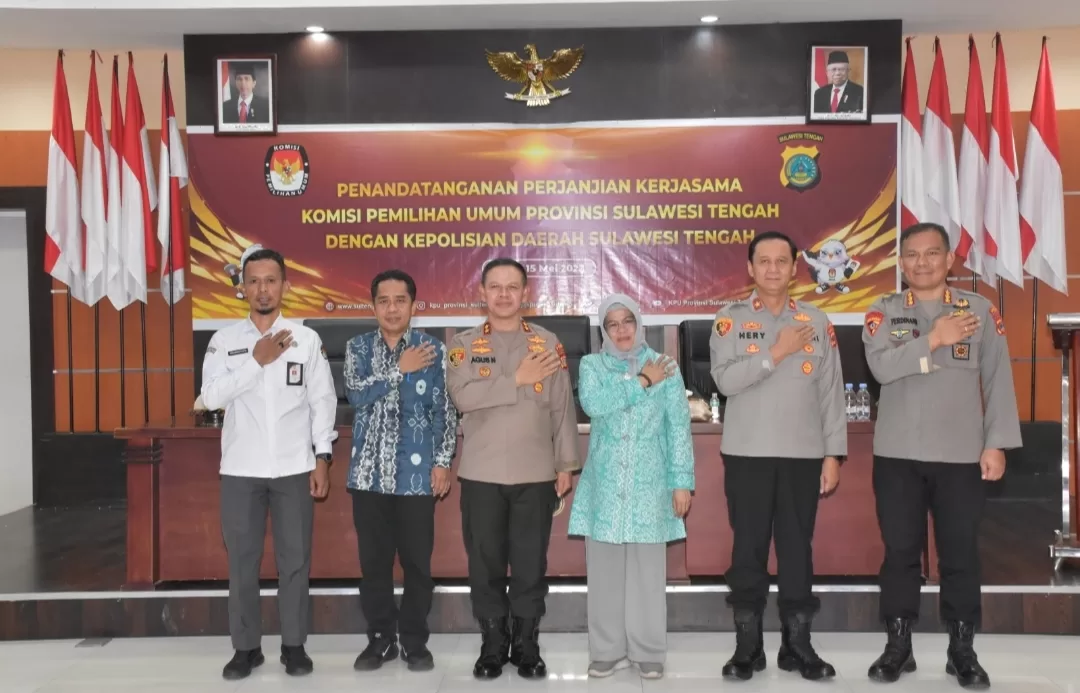 Polda Sulteng dan KPU Teken MOU Untuk Pemilu 2024 Yang Aman Polda Sulteng dan KPU Teken MOU Untuk Pemilu 2024 Yang Aman