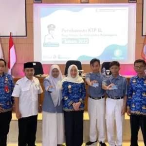 Disdukcapil Bojonegoro Lakukan Perekaman E-KTP bagi Siswa SMKN 4 Disdukcapil Bojonegoro Lakukan Perekaman E-KTP bagi Siswa SMKN 4