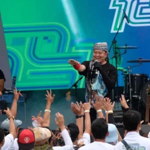 Keseruan KW 12 Rock Band Tampil Bareng Armand Maulana