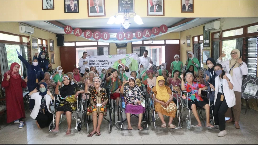 Baksos Pegadaian Surabaya dan  Kantor Cabang se Jatim Gelar Pemeriksaan Gratis Bagi Lansia 