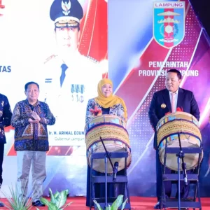 Buka Pameran Dagang dan Investasi di Lampung, Gubernur Khofifah: Total Transaksi Capai Rp 285,52 Miliar Buka Pameran Dagang dan Investasi di Lampung, Gubernur Khofifah: Total Transaksi Capai Rp 285,52 Miliar