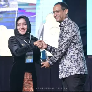 Pemkab Mojokerto Terima Anugerah Belajar Kemendikbud Ristek RI Pemkab Mojokerto Terima Anugerah Belajar Kemendikbud Ristek RI