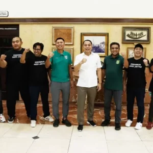 Wali Kota Surabaya Perjuangkan Persebaya Gelar Preseason di GBT