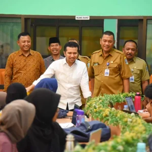 Kunjungi EJSC Bakorwil Madiun, Wagub Emil Sampaikan Rencana Penyediaan Fasilitas Urus HAKI Kunjungi EJSC Bakorwil Madiun, Wagub Emil Sampaikan Rencana Penyediaan Fasilitas Urus HAKI