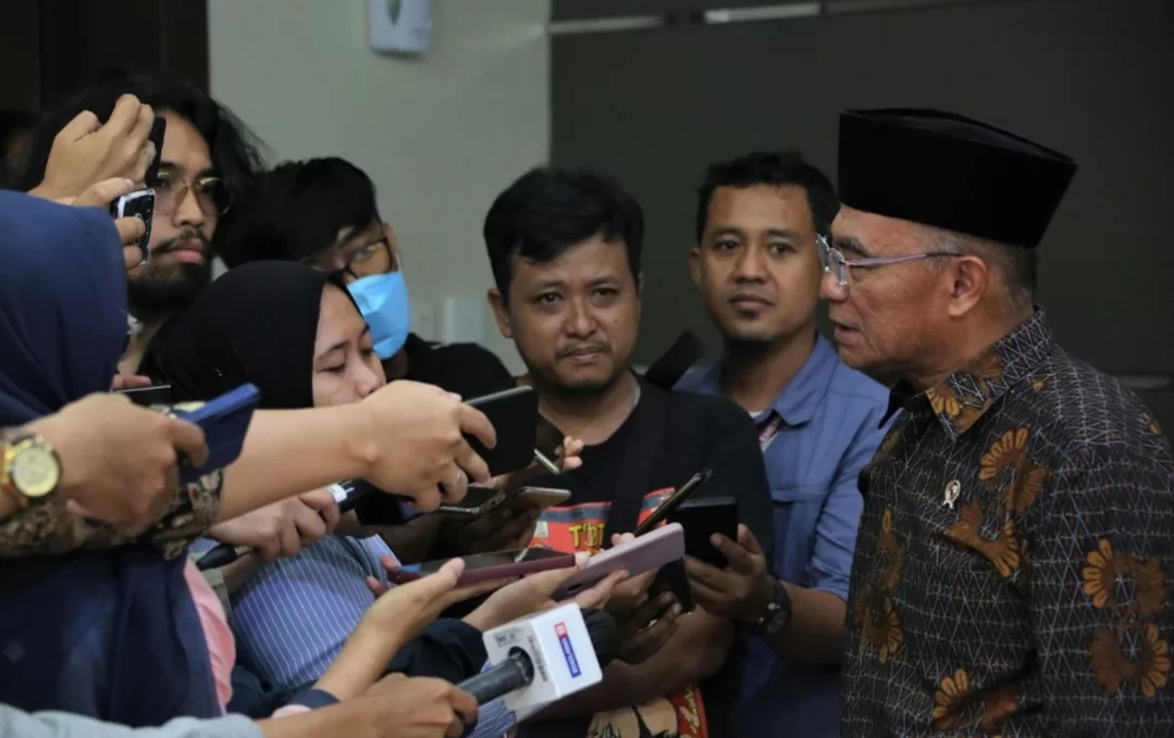 Menko Muhadjir Minta Petugas Haji Proaktif Datangi Jamaah