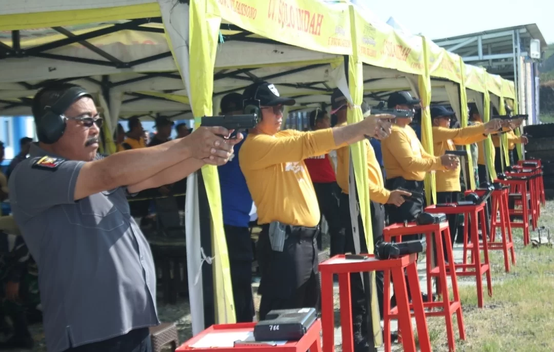 177 Peserta Ikuti Lomba Menembak Hari Bhayangkara ke 77 di Polda Sulteng