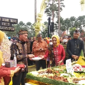Wujudkan Wisata Kuliner di Jatim Pemkot Mojokerto Gelar Pesta Rakyat di Alun-Alun Wujudkan Wisata Kuliner di Jatim Pemkot Mojokerto Gelar Pesta Rakyat di Alun-Alun
