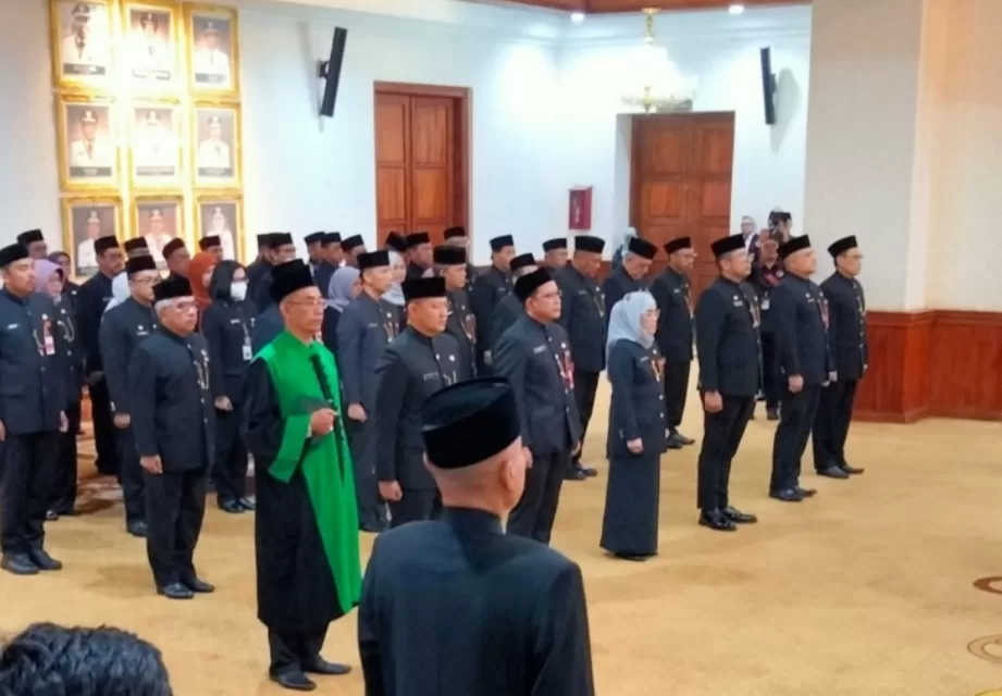 Enam Pejabat Eselon ll Pemprov Jatim Dilantik, Khofifah : Segera Gercep