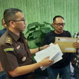 Aktivis Minta Kejari Bangil Bongkar Total Kasus Pungli Redistribusi Lahan Aktivis Minta Kejari Bangil Bongkar Total Kasus Pungli Redistribusi Lahan