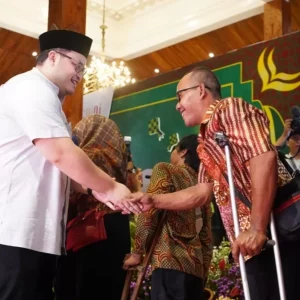 Salami Warganya, Bupati Kediri Sampaikan Permintaan Maaf dan Bertekad Terus Perbaiki Kinerja