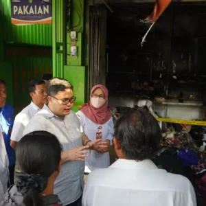 Cek Lokasi Kebakaran, Bupati Kediri Bakal Beri Bantuan Modal Pedagang Pasar Gringging