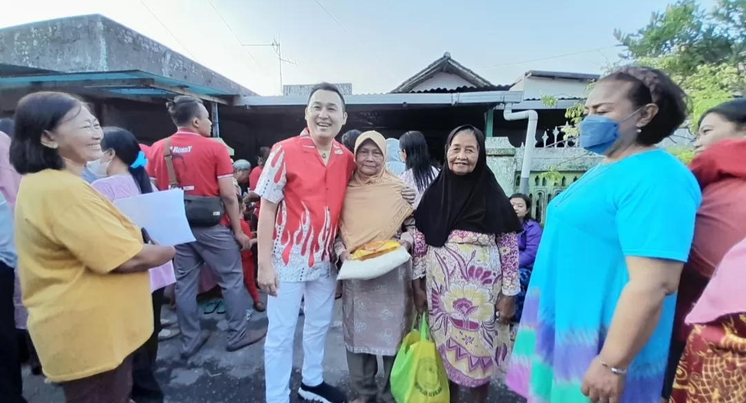 Ronny Siswanto Menyapa Warga Kota Kediri Gelar Pasar Murah Banget