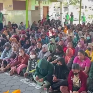 Libatkan Warga Non Muslim, TPHQ Masjid SSNR Berkurban 39 Sapi Libatkan Warga Non Muslim, TPHQ Masjid SSNR Berkurban 39 Sapi