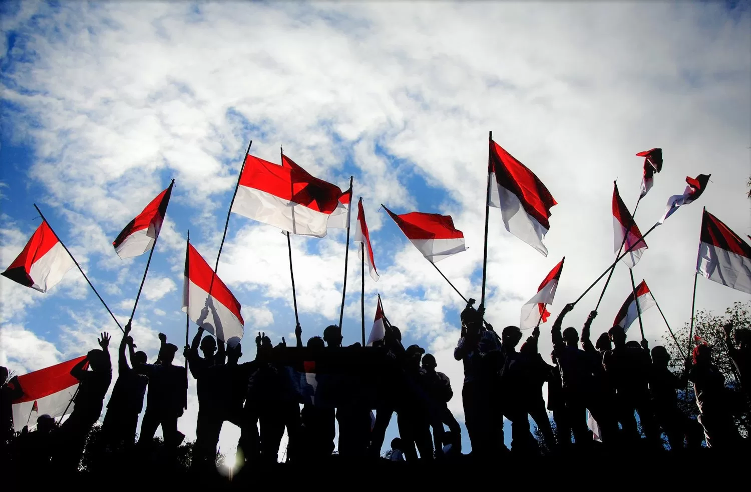 Pemkot Surabaya Sukseskan Gerakan 10 Juta Bendera Merah Putih