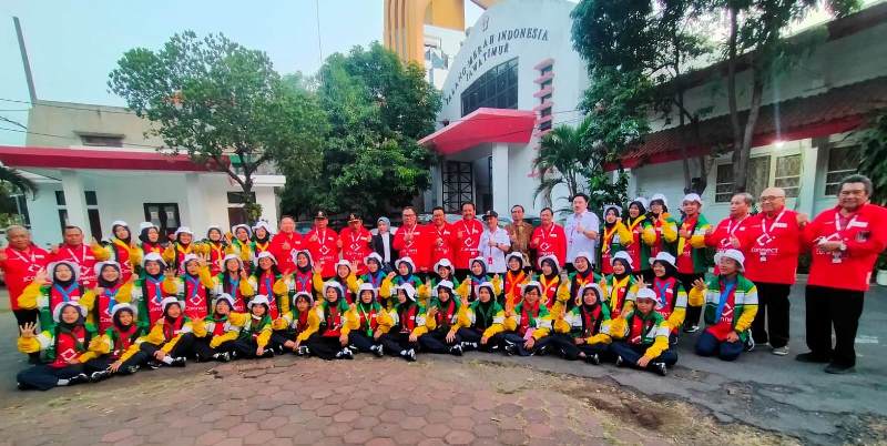 Ketua PMI Jatim Imam Utomo Lepas Kontingen PMR Jatim ke Jumbara PMR Nasional 2023