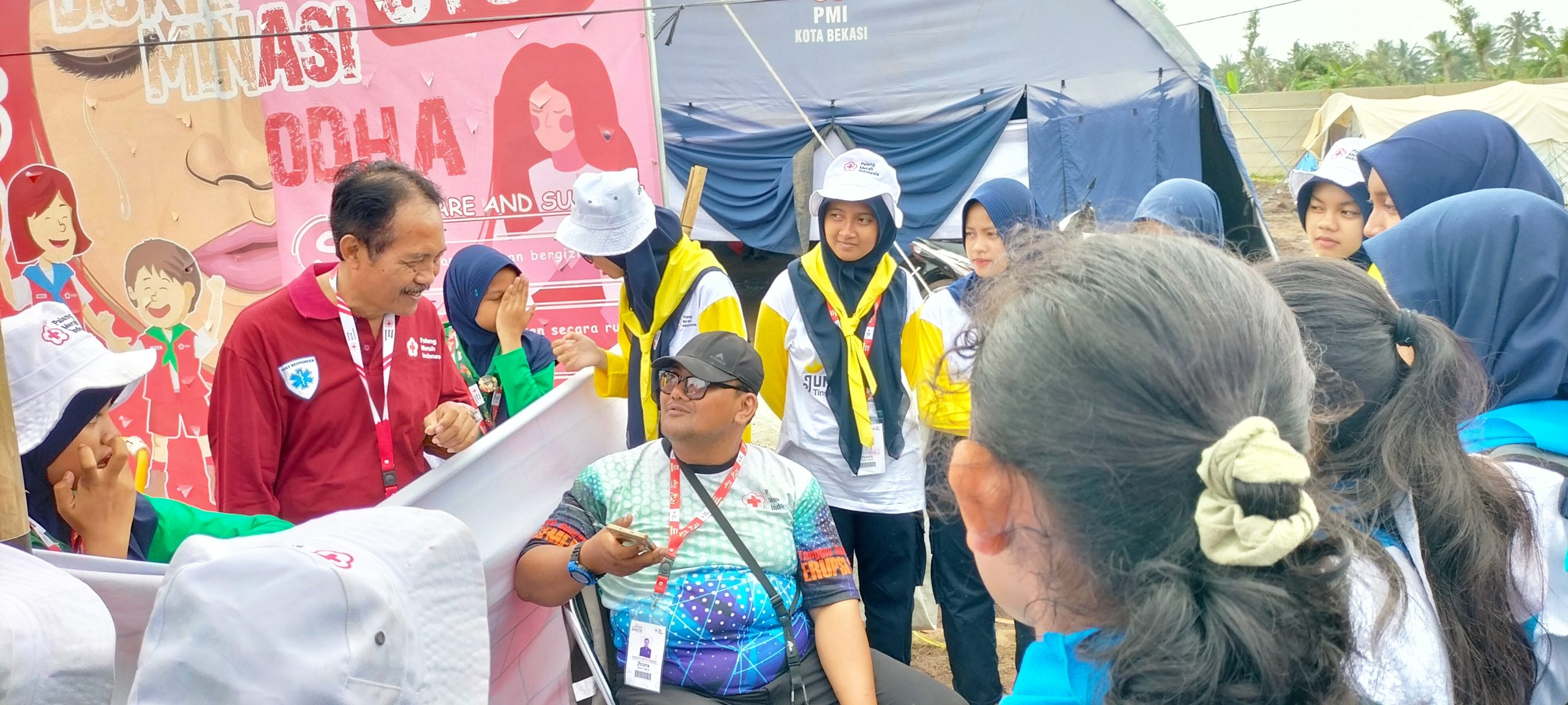 Hujan Deras Disertai Angin, Tenda PMR Jatim Di Kalianda Berantakan