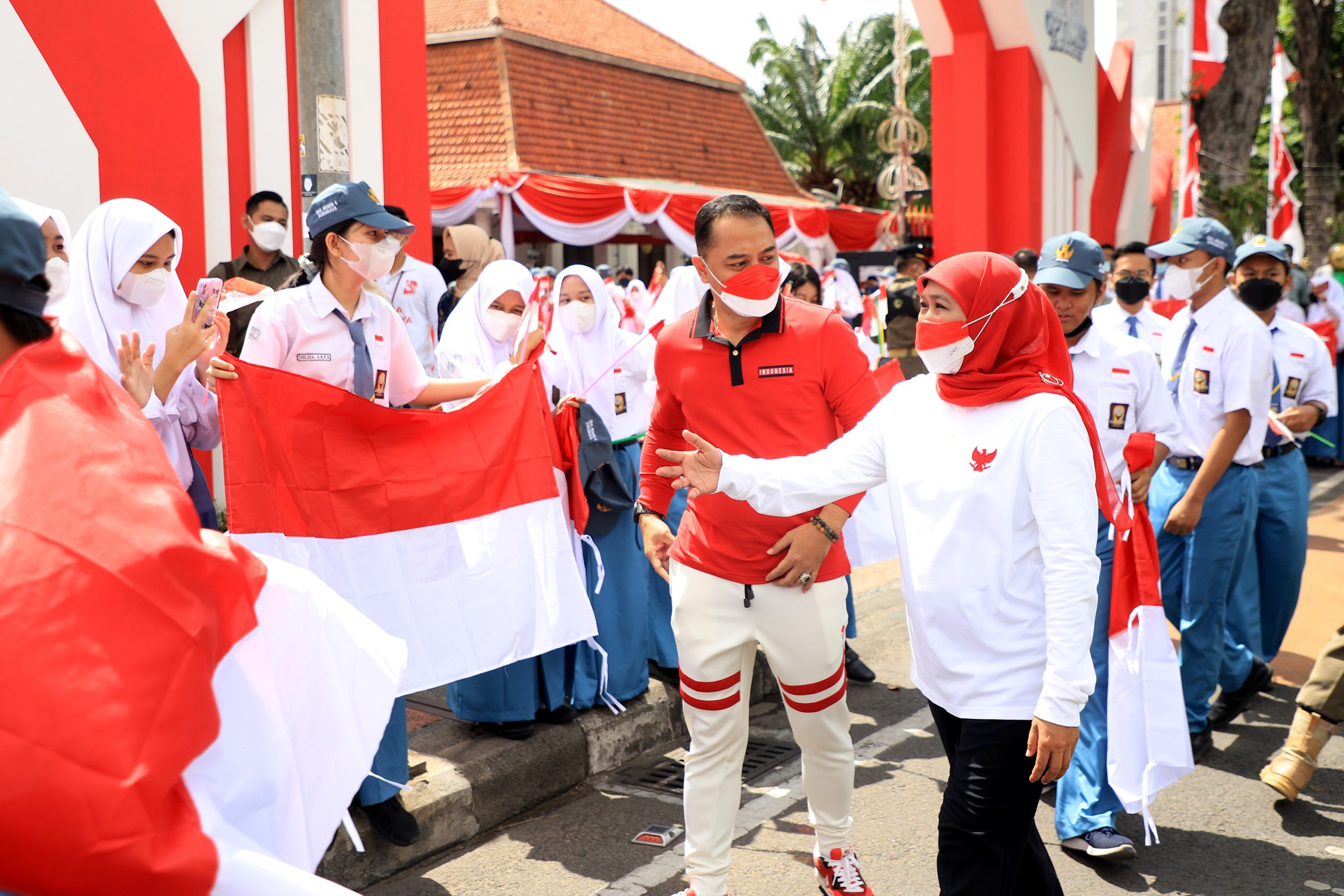 Pemkot Surabaya Imbau Semua Jajaran Berpartisipasi dalam Gerakan 10 Juta Bendera