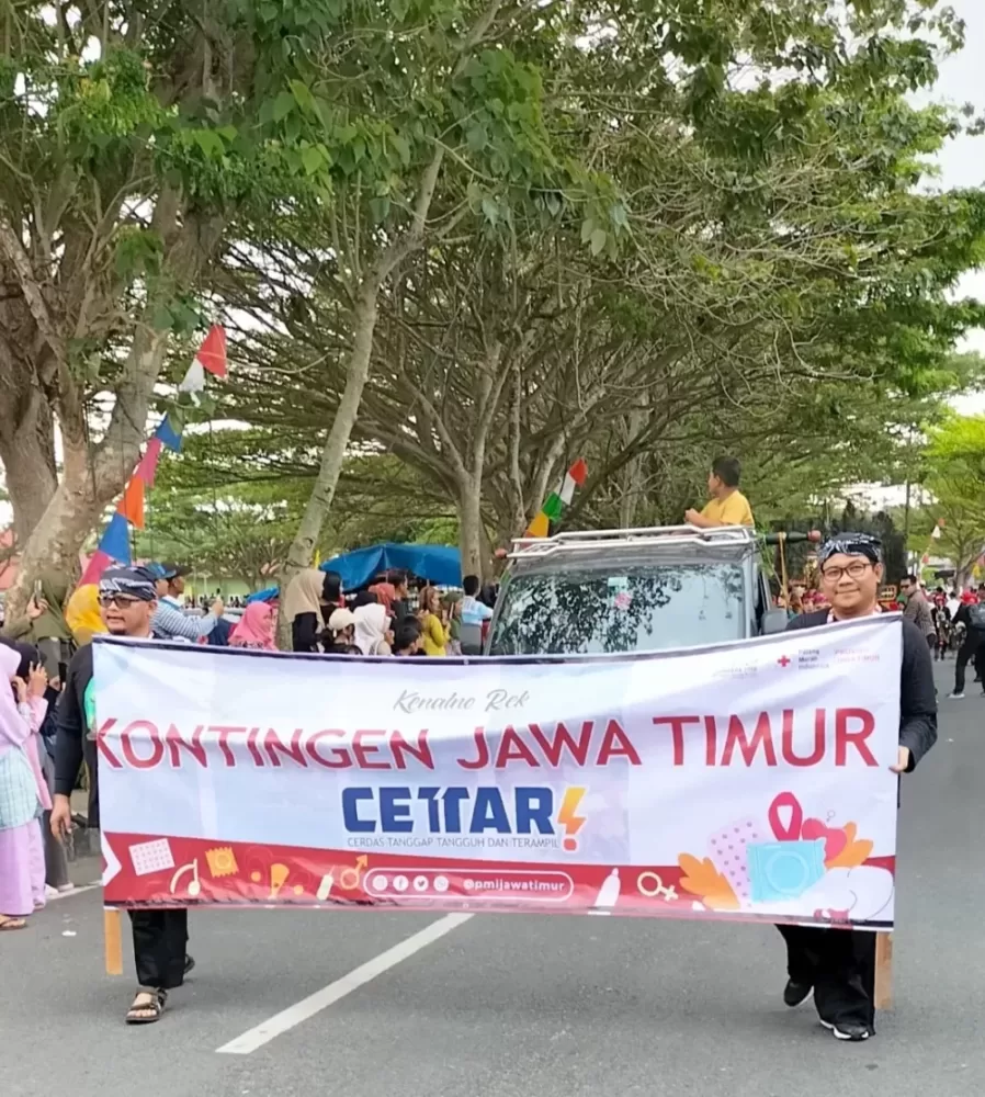 Pawai Budaya Jumbara Nasional lX, PMR Jatim Dapat Apresiasi Masyarakat Lampung