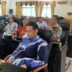 DPRD Kota Mojokerto Tanyakan Proses Pembagian Lapak Pasar Prapanca Anggota DPRD Kota Mojokerto saat memberikan tanggapan DPRD Kota Mojokerto Tanyakan Proses Pembagian Lapak Pasar Prapanca Anggota DPRD Kota Mojokerto saat memberikan tanggapan