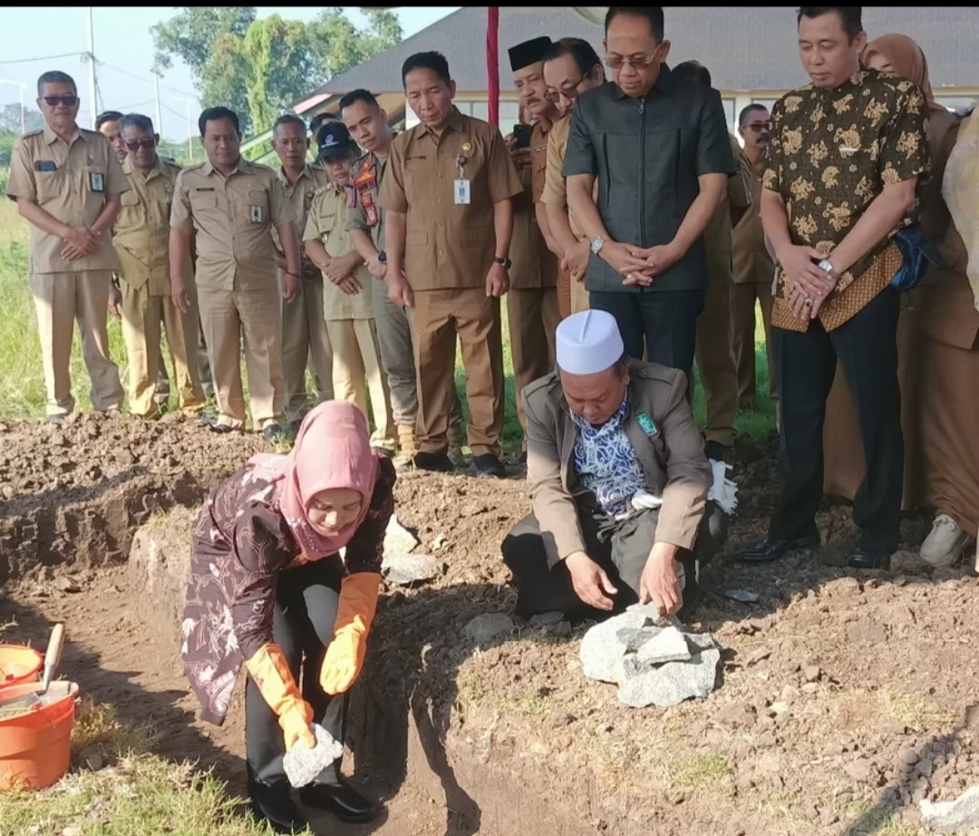 Ning Ita Awali Peletakan Batu Pertama Pembangunan Wisata TBM Kota Mojokerto