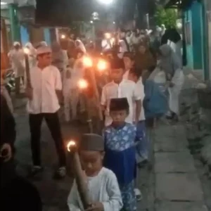 Peringati Muharam, Warga RT 3 Celep Pawai Baca Sholawat Keliling Kampung Peringati Muharam, Warga RT 3 Celep Pawai Baca Sholawat Keliling Kampung