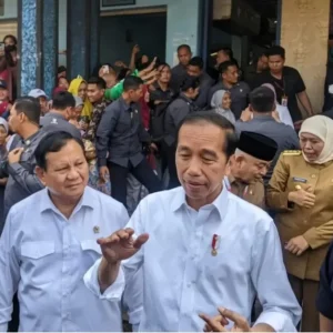 Presiden Jokowi Cek Harga Bahan Pokok di Pasar Bululawang Presiden Jokowi Cek Harga Bahan Pokok di Pasar Bululawang