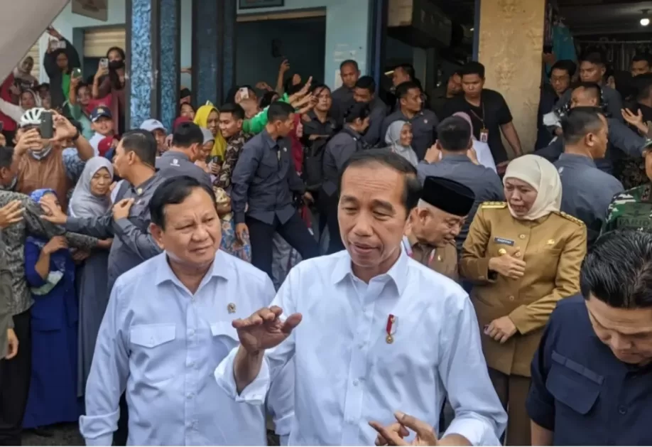 Presiden Jokowi Cek Harga Bahan Pokok di Pasar Bululawang 