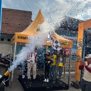 Desi Lepas Puluhan Ribu Peserta Jalan Sehat Petik Laut Muncar 2023