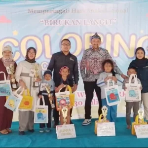Politisi PAN Ari Pribadi Setiadarma Peduli Hari Anak Nasional, Hadiri Lomba Mewarnai Tas
