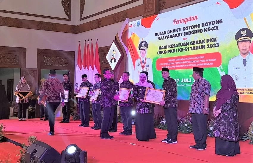 Gayungan Raih Predikat Kelurahan Terbaik 1 se-Jawa Timur