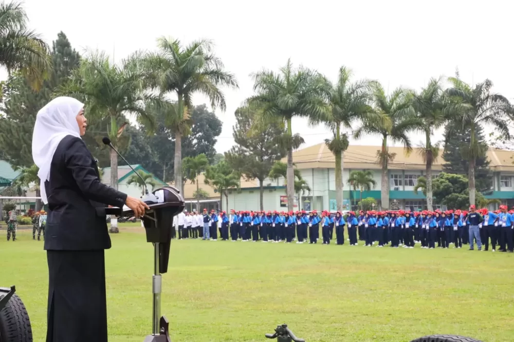 Gubernur Khofifah Ajak Siswa Kuatkan Karakter Sebagai Pelajar Pancasila