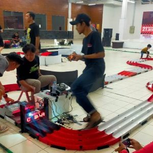 38 Tim Bersaing di Ajang Balap Mobil Mini 4Wd Surabaya Open Race