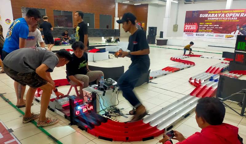 38 Tim Bersaing di Ajang Balap Mobil Mini 4Wd Surabaya Open Race