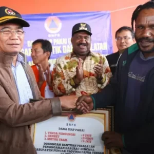 Menko Muhadjir Gerak Cepat Tangani Bencana Kekeringan di Kabupaten Puncak, Papua Tengah Menko Muhadjir Gerak Cepat Tangani Bencana Kekeringan di Kabupaten Puncak, Papua Tengah