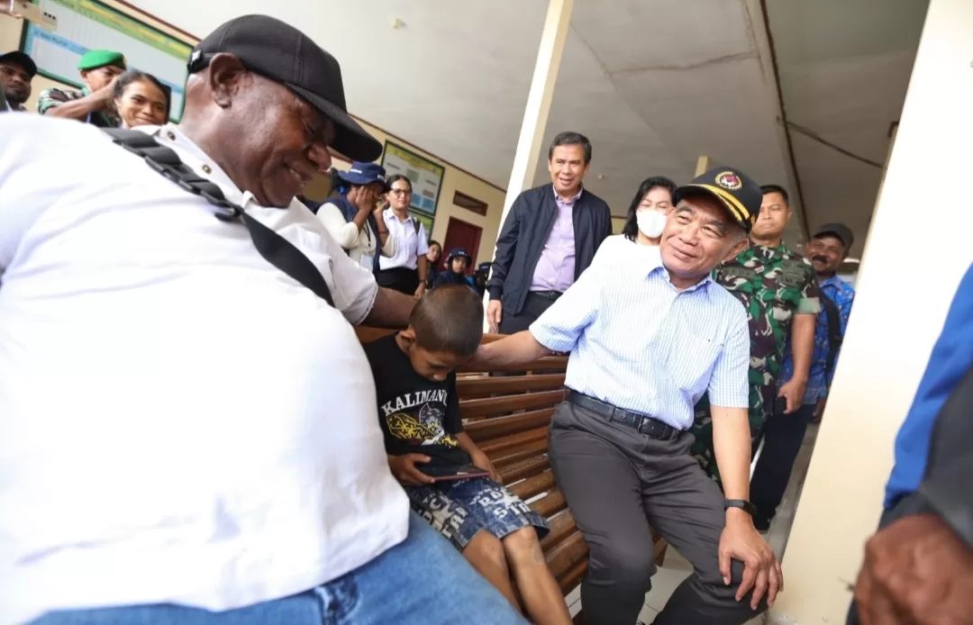 Kunjungi Keluarga Stunting di Papua Tengah, Menko Muhadjir Sarankan Begini