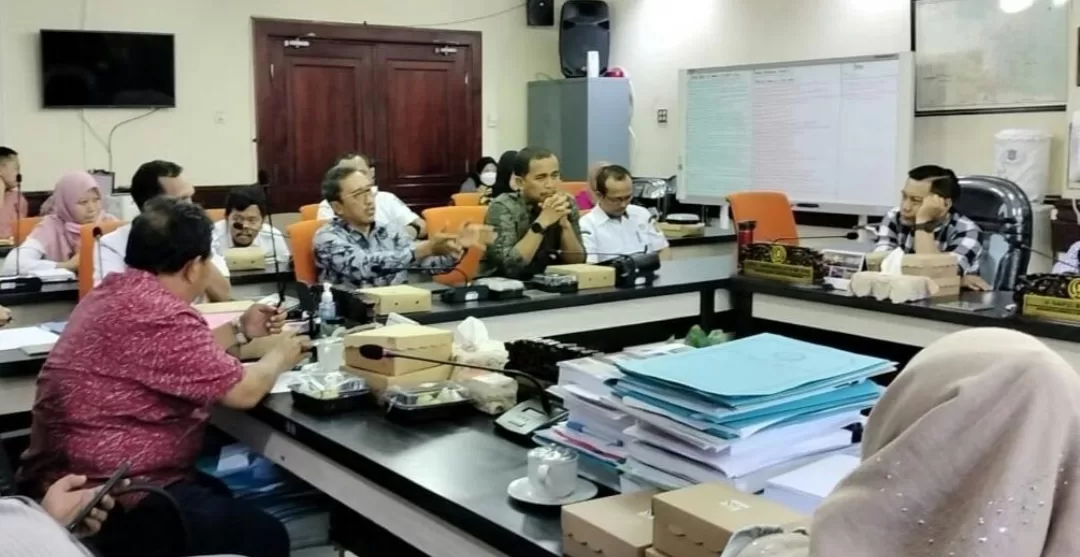Komisi C DPRD Soroti PDAM Terkait Jalan Ambrol
